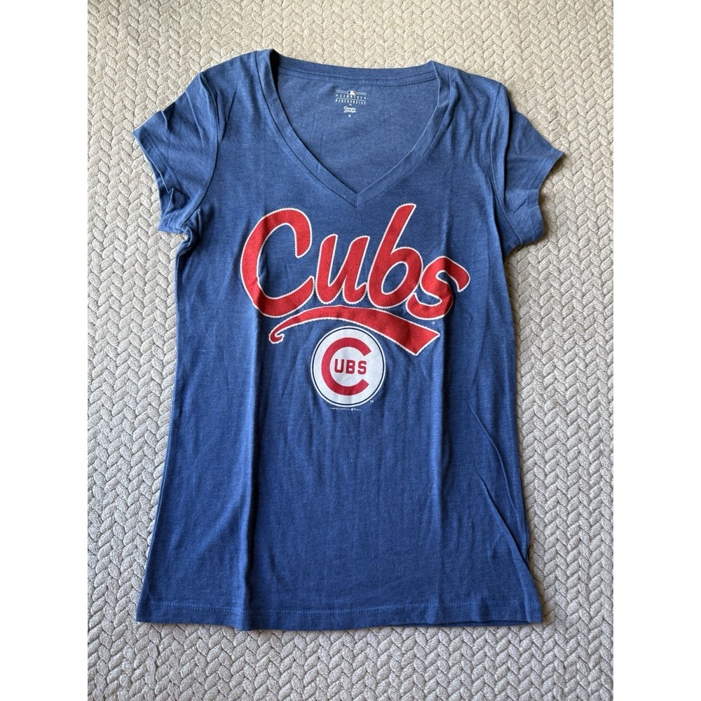 womens Chicago Cubs graphic tee shirt top campus lifestyle supersoft v neck M